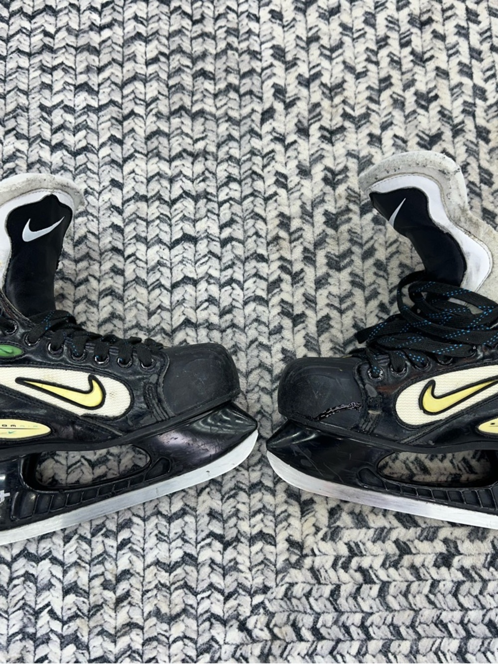 Iconic Nike Zoom Air Hockey Skates (Vintage 90’s)
